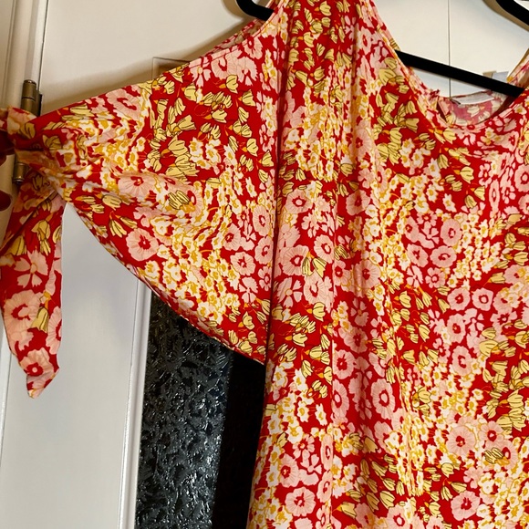 Cold Shoulder Floral Dress with Removable Tie - Picture 3 of 5